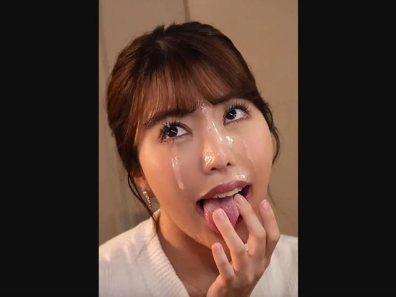 Nam sinh trúng độc đắc được cô giáo dâm đãng liếm cu